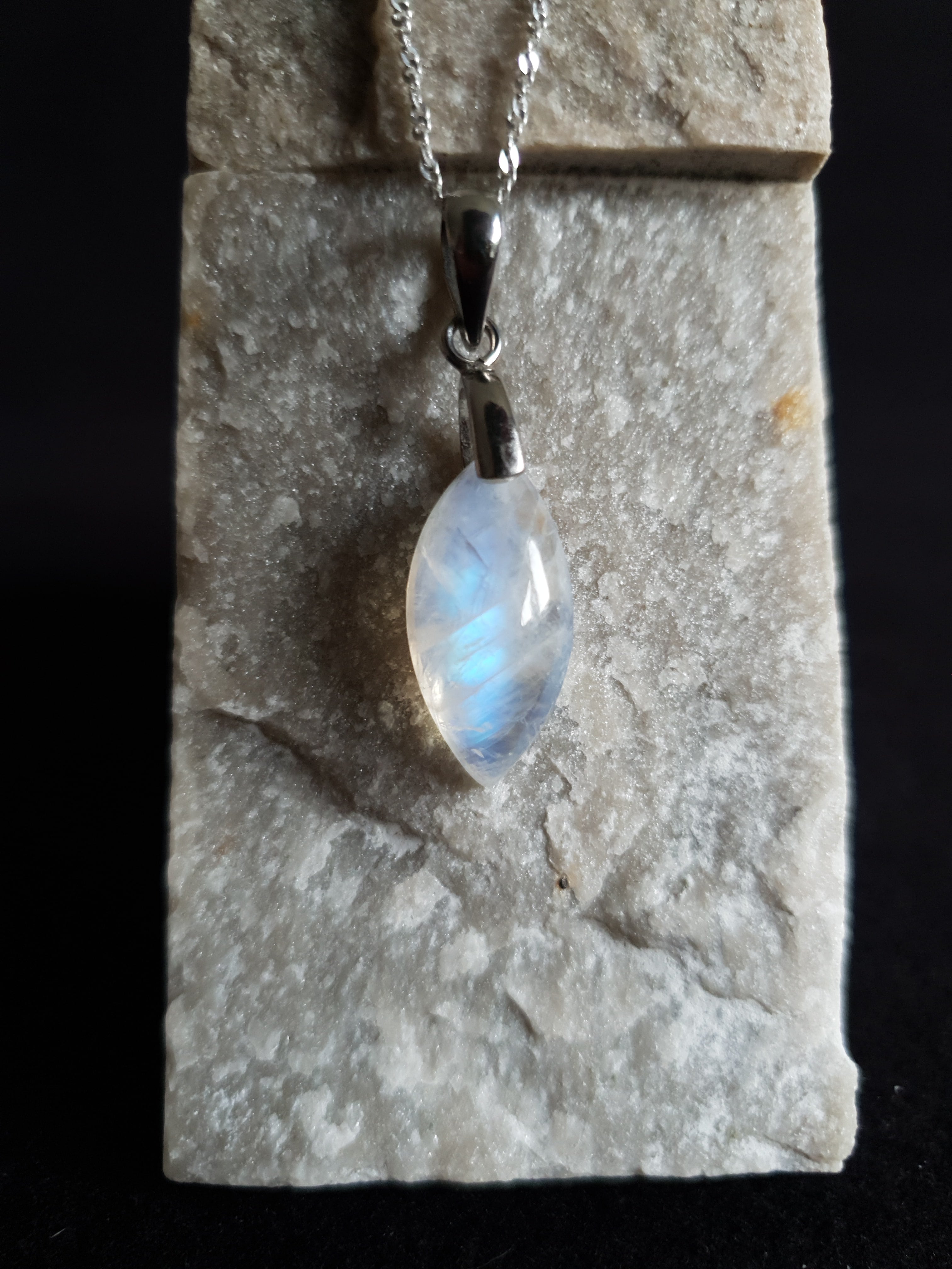 Pendentif Péristérite (Labradorite blanche) Forme navette